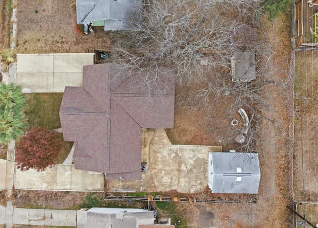 3-bedroom rental at 2046 Cincinnati Ave in San Antonio, TX — photo 3