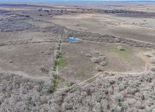 rental at 11.6 ACRES Cr 114 in Nixon, TX — photo 2