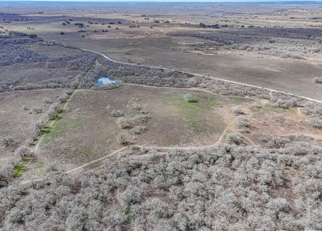 rental at 11.1 ACRES Cr 114 in Nixon, TX — photo 3