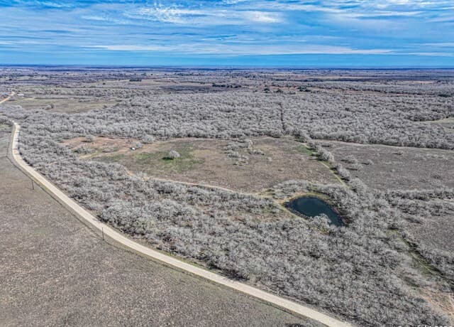 rental at 11.1 ACRES Cr 114 in Nixon, TX — photo 4