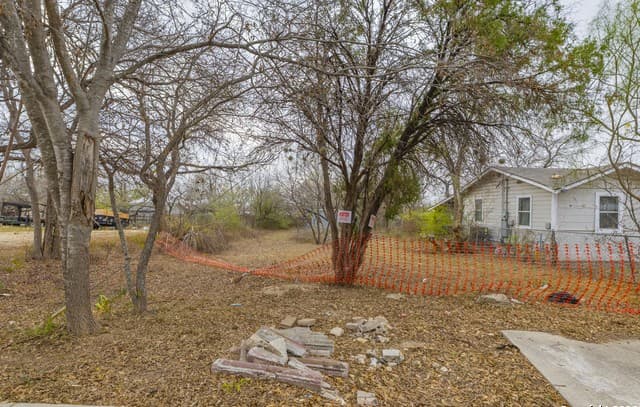 rental at 142 Elson Ave in San Antonio, TX — photo 3