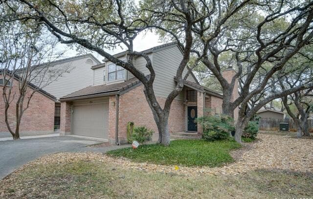 2-bedroom rental at 1407 Saint Andrews Unit 0 in San Antonio, TX — photo 1