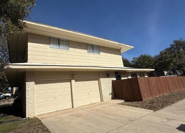 5-bedroom rental at 3714 Litchfield Dr. in San Antonio, TX — photo 5