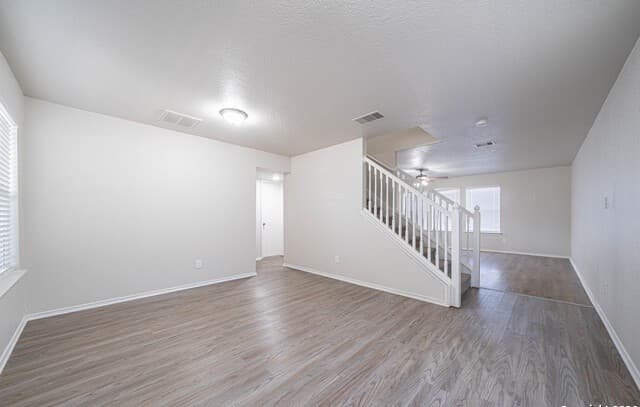 3-bedroom rental at 8803 Mesa in San Antonio, TX — photo 5