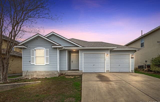 3-bedroom rental at 2735 Moon Rock in Converse, TX — photo 3