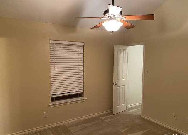 rental at 707 Dallas in Pleasanton, TX — photo 3
