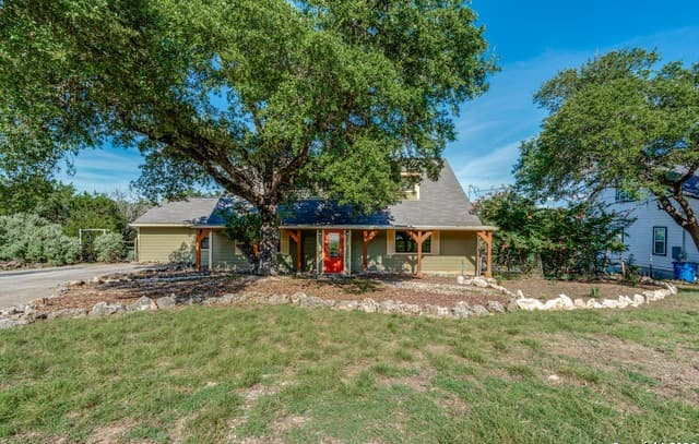 4-bedroom rental at 1609 Winding Creek in Spring Branch, TX — photo 1