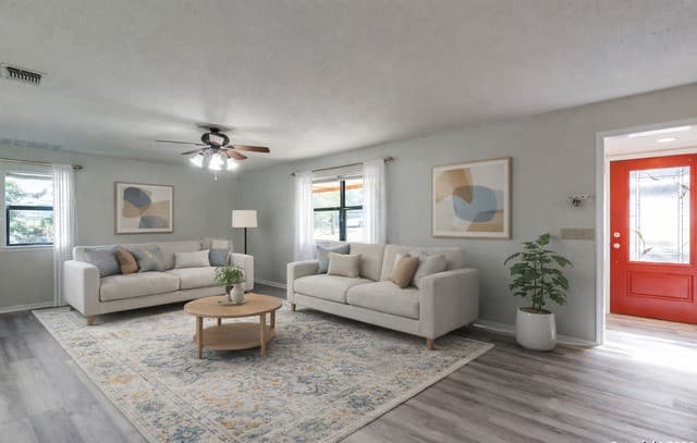 4-bedroom rental at 1609 Winding Creek in Spring Branch, TX — photo 5