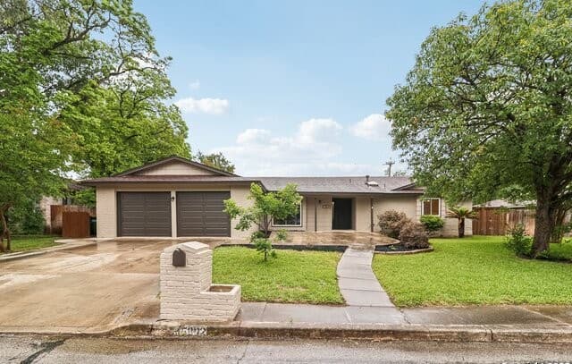 4-bedroom rental at 16563 Drum Oak in San Antonio, TX — photo 1