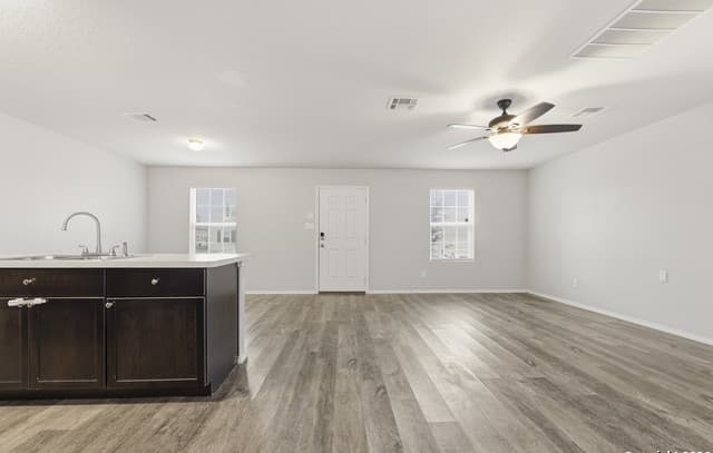 2-bedroom rental at 5915 Lady Ln. in San Antonio, TX — photo 4
