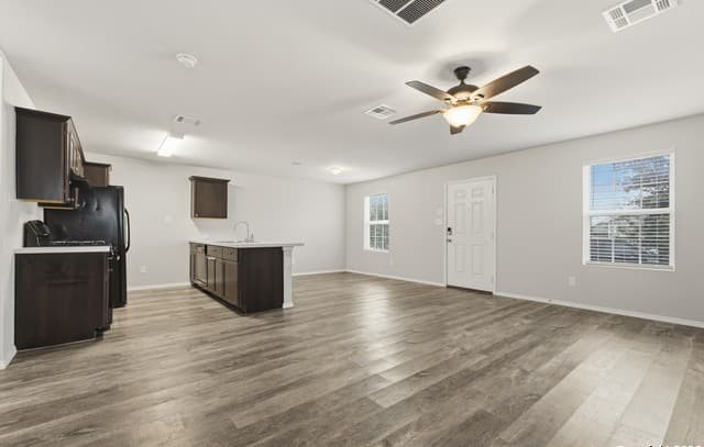2-bedroom rental at 5915 Lady Ln. in San Antonio, TX — photo 5
