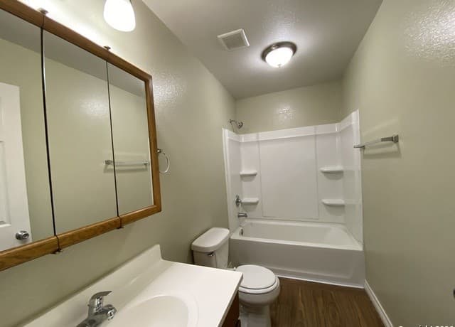 rental at 1103 Maple in Jourdanton, TX — photo 4
