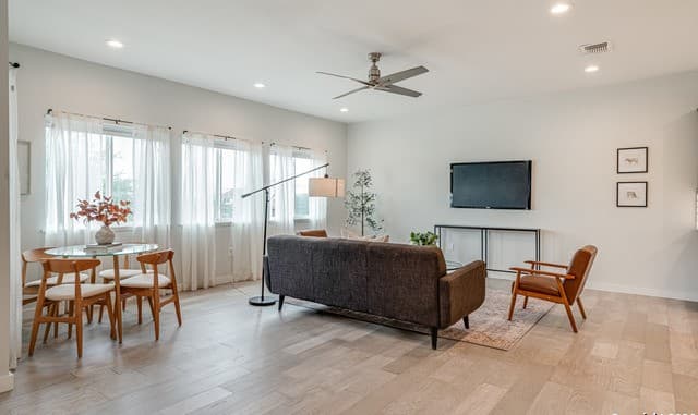 2-bedroom rental at 1226 Wyoming Unit 102 in San Antonio, TX — photo 4