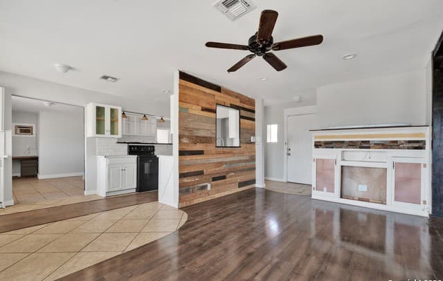 3-bedroom rental at 8118 Whistler in San Antonio, TX — photo 4