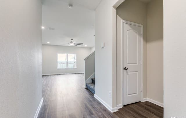 4-bedroom rental at 4111 Hidden Hollow Isle in Von Ormy, TX — photo 4