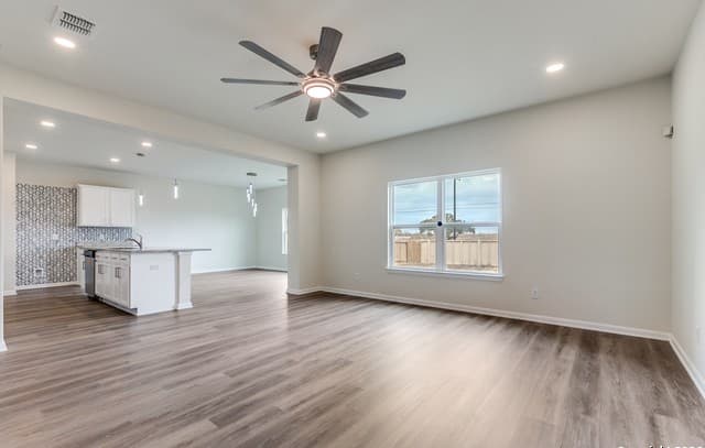 4-bedroom rental at 4111 Hidden Hollow Isle in Von Ormy, TX — photo 5