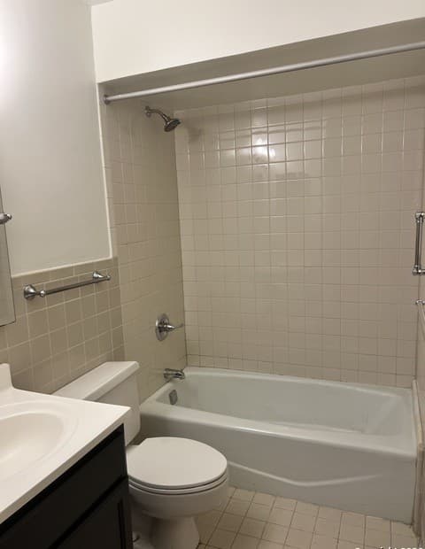 1-bedroom rental at 923 Vance Jackson in San Antonio, TX — photo 4