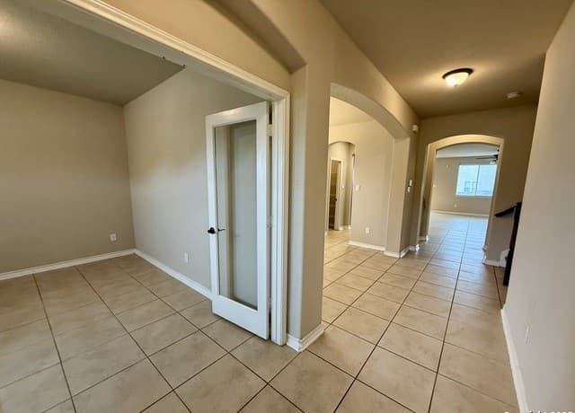 Home for sale at 2930 Elm Tree Park in San Antonio, TX — photo 2