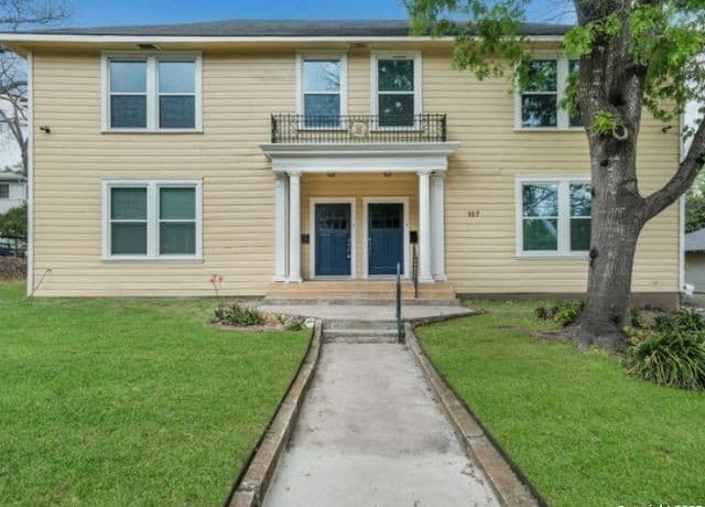 1-bedroom rental at 107 Willim Unit 4 in Alamo Heights TX