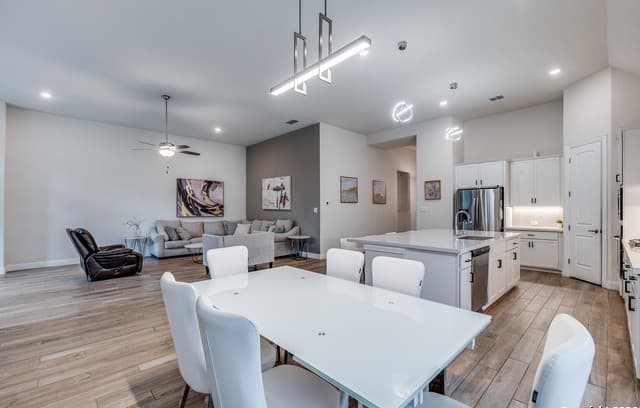 4-bedroom rental at 110 Stablewood Ct in Boerne, TX — photo 3