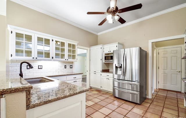 4-bedroom rental at 2642 Rim Oak in San Antonio, TX — photo 5