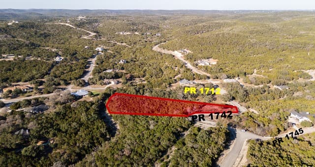 rental at 308 Private Road 1742 in Mico, TX — photo 3
