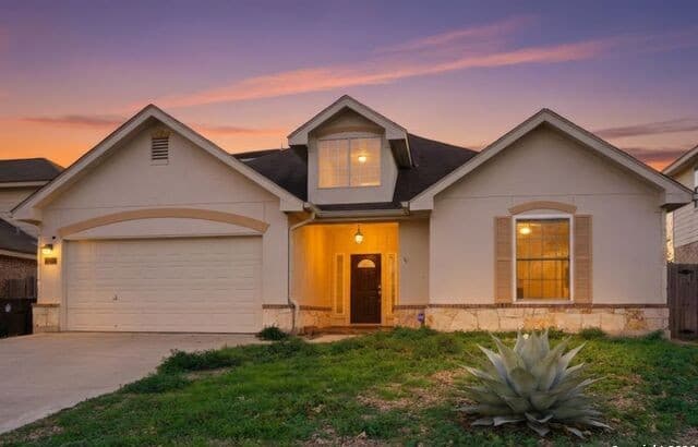 4-bedroom rental at 8310 Bordeaux Bay in San Antonio, TX — photo 2