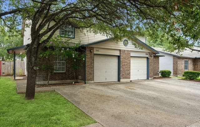 3-bedroom rental at 7842 Galaway Bay in San Antonio, TX — photo 1