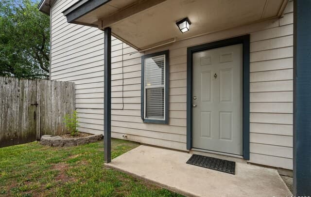 3-bedroom rental at 7842 Galaway Bay in San Antonio, TX — photo 2