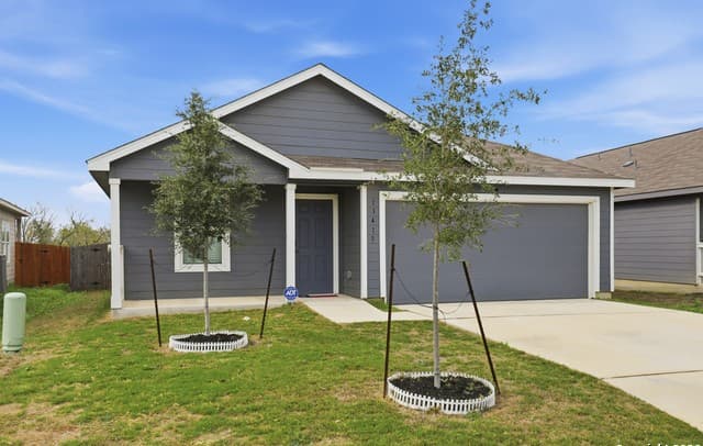 3-bedroom rental at 13415 Turnesa in San Antonio, TX — photo 1