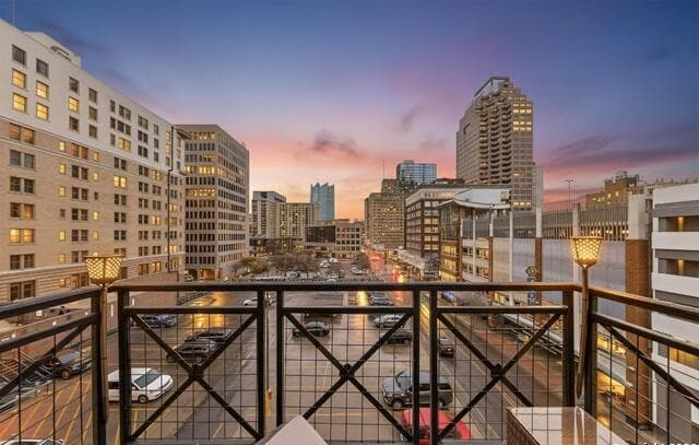 1-bedroom rental at 214 E Travis Unit 402 in San Antonio, TX — photo 1