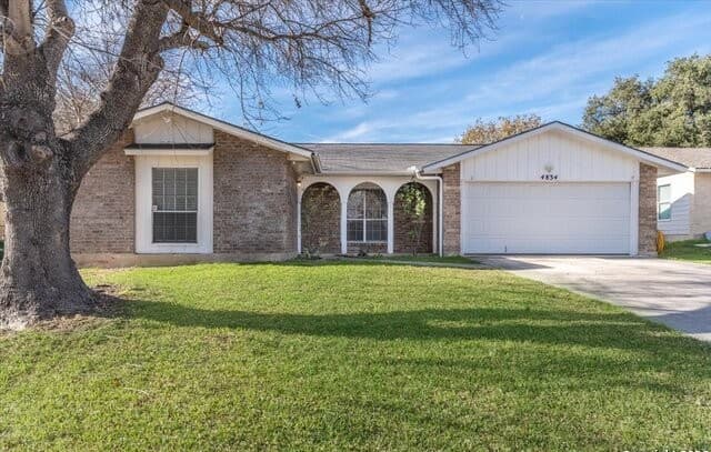3-bedroom rental at 4834 Casa Bello in San Antonio, TX — photo 1