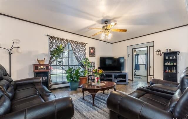 3-bedroom rental at 4834 Casa Bello in San Antonio, TX — photo 5