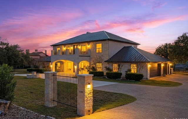 5-bedroom rental at 1030 Mystic Pkwy in Spring Branch, TX — photo 4