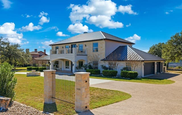 5-bedroom rental at 1030 Mystic Pkwy in Spring Branch, TX — photo 5