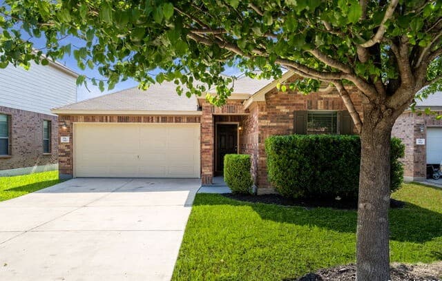 3-bedroom rental at 910 Trilby in San Antonio, TX — photo 1