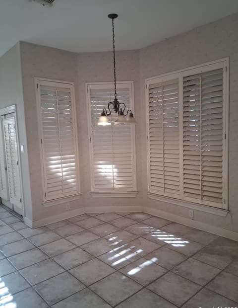 4-bedroom rental at 13306 Ming Heights in San Antonio, TX — photo 4