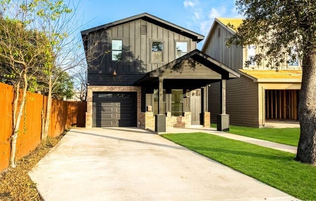 Home for sale at 118 San Antonio Blvd in San Antonio, TX — photo 2
