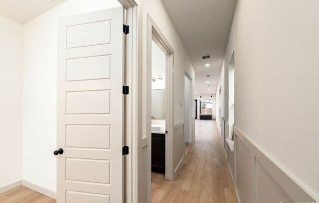 Home for sale at 118 San Antonio Blvd in San Antonio, TX — photo 4