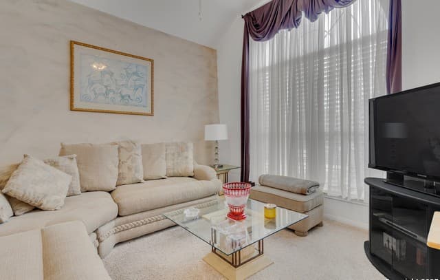 4-bedroom rental at 3 Greens Shadow in San Antonio, TX — photo 5