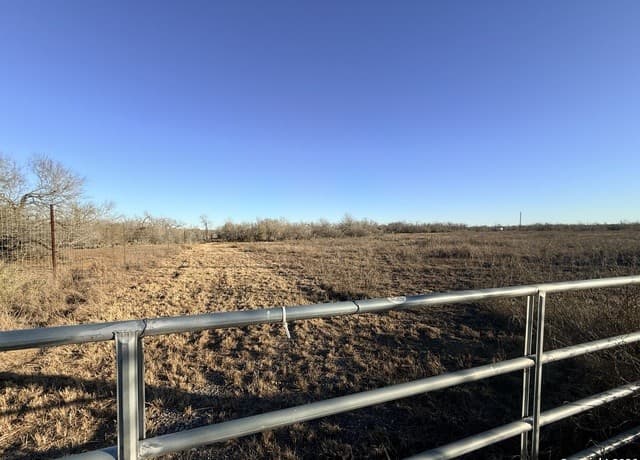 rental at 6093 Leal in Pleasanton, TX — photo 1