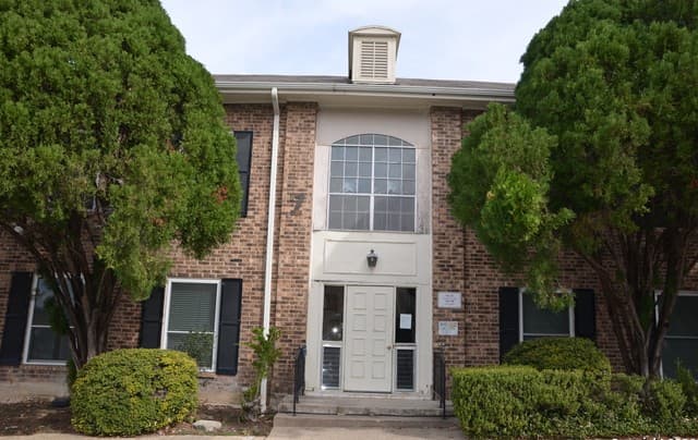 2-bedroom rental at 1819 Babcock Unit 705G in San Antonio, TX — photo 2