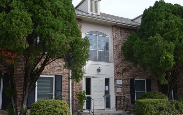 2-bedroom rental at 1819 Babcock Unit 705G in San Antonio, TX — photo 3
