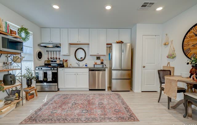2-bedroom rental at 14450 Source in San Antonio, TX — photo 5
