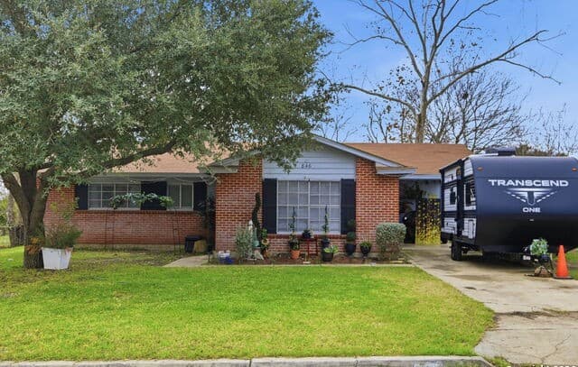 3-bedroom rental at 846 Horseshoe Trail in Universal City, TX — photo 1