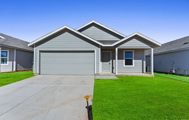 4-bedroom rental at 129 Alameda Dr in Fredericksburg, TX — photo 1