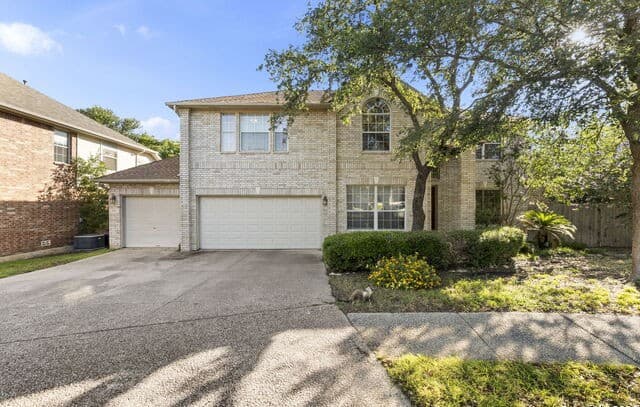 4-bedroom rental at 2611 Menard in San Antonio, TX — photo 1