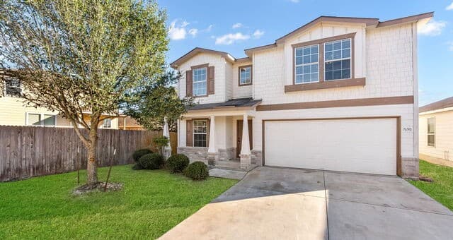 5-bedroom rental at 7690 Paraiso in Boerne, TX — photo 1