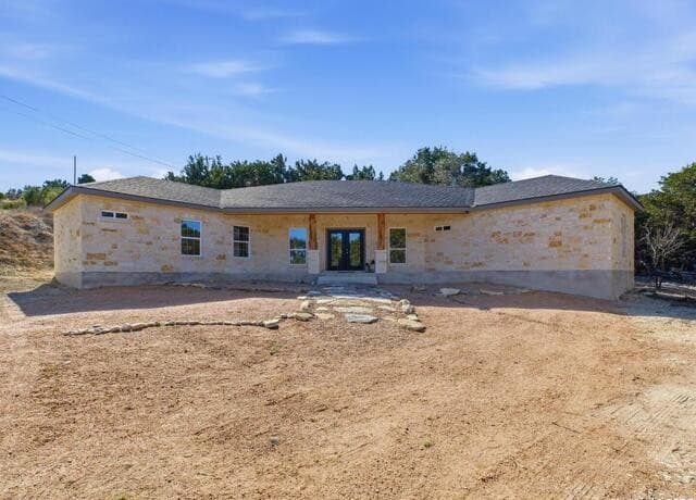 3-bedroom rental at 237 Hopi Trail in Bandera, TX — photo 2