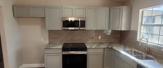 3-bedroom rental at 141 Trudy Lane in Universal City, TX — photo 3